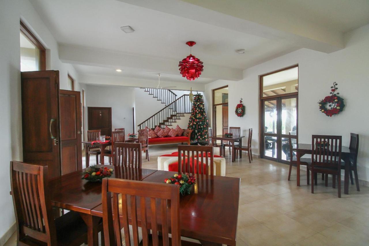 Maresia Beach Villa ワドゥワ エクステリア 写真